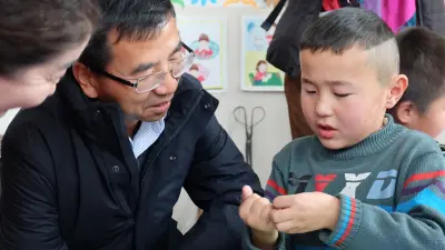 陈玉东考察阿勒泰地区幼儿园